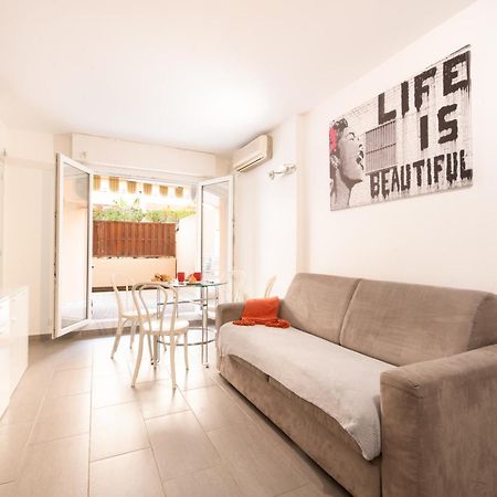 Le Victoria, Centre Ville , Plage Et Parking Gratuit Sainte-Maxime Exterior photo
