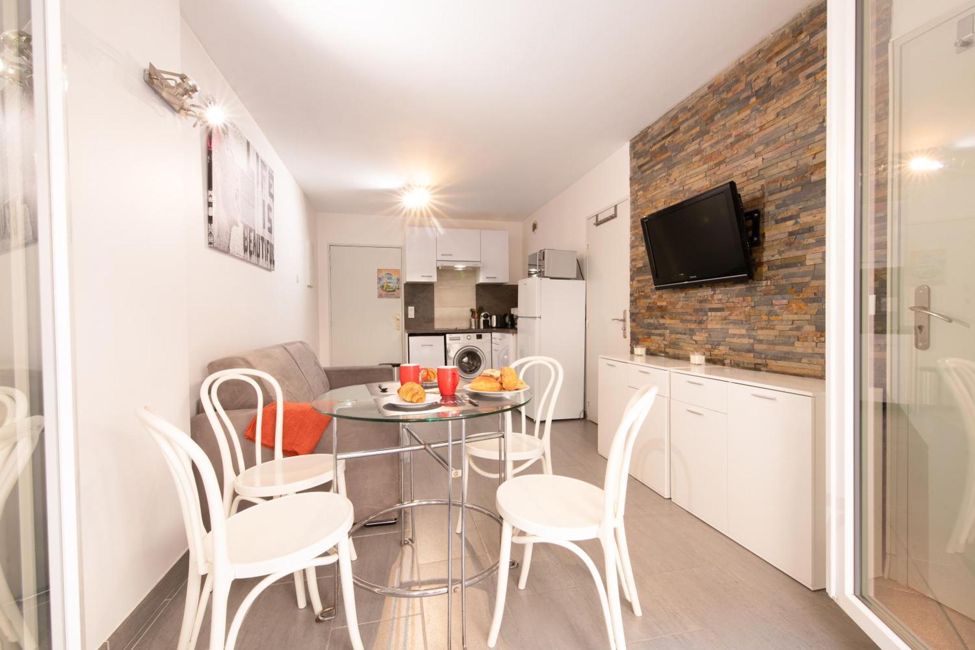 Le Victoria, Centre Ville , Plage Et Parking Gratuit Sainte-Maxime Exterior photo