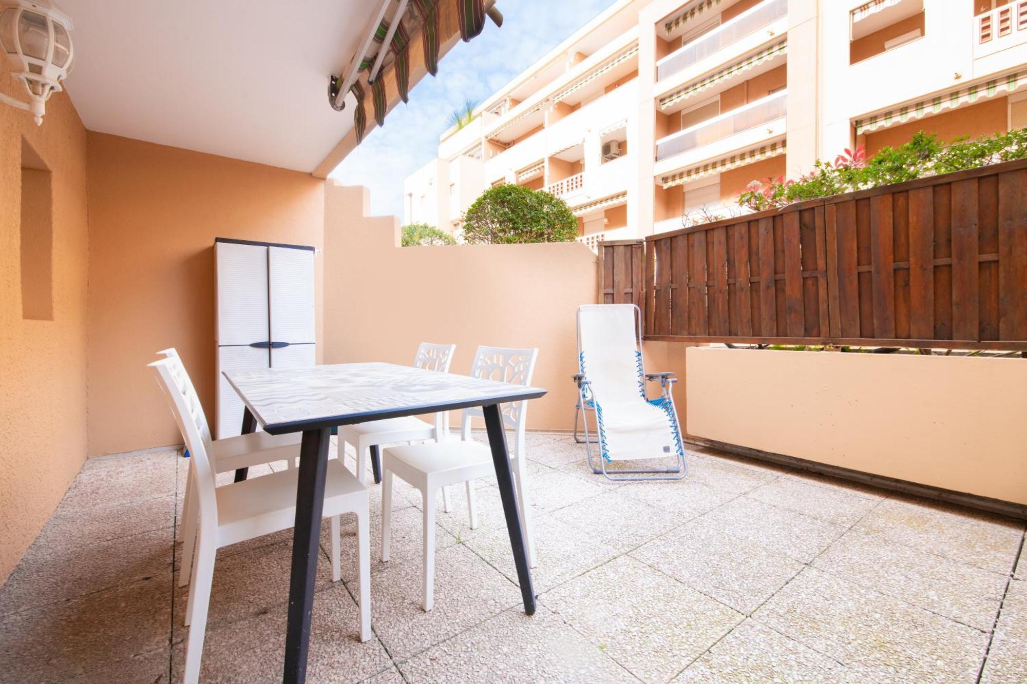 Le Victoria, Centre Ville , Plage Et Parking Gratuit Sainte-Maxime Exterior photo