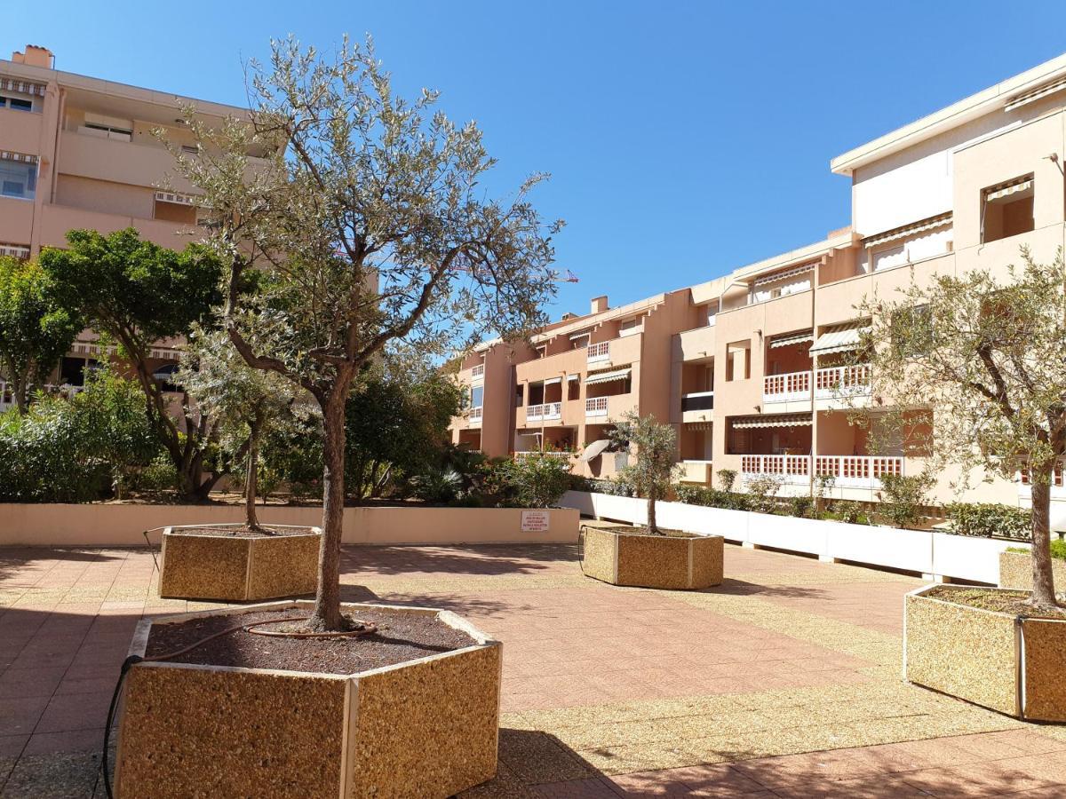 Le Victoria, Centre Ville , Plage Et Parking Gratuit Sainte-Maxime Exterior photo